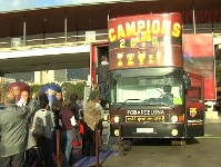 El Bus Campions estacionat al Camp Nou el dia 31 de desembre. Foto: FCB