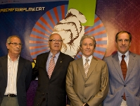 D'esquerra a dreta: Ramon Salud, secretari del Jurat; Jacint Borrs, president del Bara Atltic; Ramon Alfonseda, president de l'Agrupaci; i Ramon Rovira, director de Comunicaci de Banc Sabadell. Foto: Alex Caparrs - FCB.