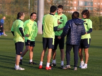 Els cinc internacionals amb Espanya, durant l'entrenament d'aquest dijous. Fotos. Miguel Ruiz - FCB.