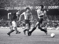 La eliminatoria de 1975 acab con un 3-1 global favorable al FC Barcelona. Fotos: Archivo FCB