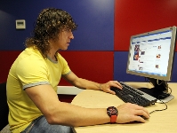 Puyol grateful for birthday wishes on facebook