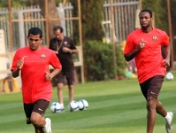 Alves y Keita en un entrenamiento. Foto: Archivo.