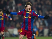 Messi celebra un dels seus gols davant l'Almeria al Camp Nou. foto: Miguel Ruiz