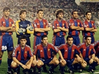 Equip del FC Barcelona davant el Betis, a Sevilla, la temporada 1995/96. Foto: diari Sport