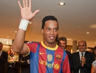 Ronaldinho, en el palco del Camp Nou. Fotos: Germán Parga-FCB.