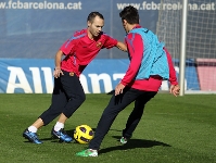 Iniesta y Villa, durante el entrenamiento de este mircoles por la maana. Fotos: Miguel Ruiz-FCB