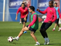 Xavi, Villa and Pedro back in training