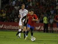 Bojan conduint una jugada d'atac de la Sub-21 contra Holanda. Fotos:www.rfef.es
