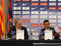 Bartomeu y Zubizarreta, en la rueda de prensa de Mascherano. Fotos: Miguel Ruiz - FCB.