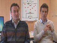 Albert Puig y Guillermo Amor durante la entrevista concedida al programa 'Promeses' de Bara TV. Fotos: archivo FCB.