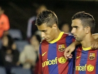 Cristian Tello y Martín Montoya, en los momentos previos al Barça B-Tenerife. Fotos:Miguel Ruiz-FCB