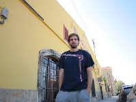 Grimau, a la salida del restaurante de Sant Miquel d'Olrdola. Foto: FCB