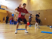 Lakovic, en un dels exercicis fsics de l'entrenament matinal. Foto: FCB