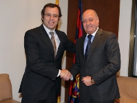 Rosell, con el presidente del Sabadell, Joan Soteras. Foto: Miguel Ruiz.