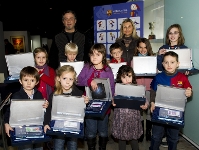 Foto de famlia dels nens guanyadors. Fotos: lex Caparrs-FCB
