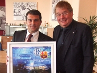 Joan Laporta i Josef Schnusenberg, president del Schalke 04, a una sala de l'Arena Schalke, abans de dinar de directives.