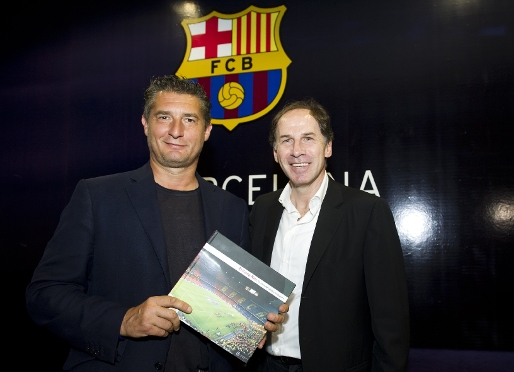 Massaro i Baresi a la Sala Pars abans de visitar el Museu del FC Barcelona. Fotos: lex Caparrs