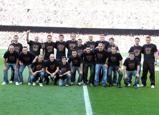 El equipo de ftbol sala, homenajeado en el Camp Nou. Foto: Miguel Ruiz.