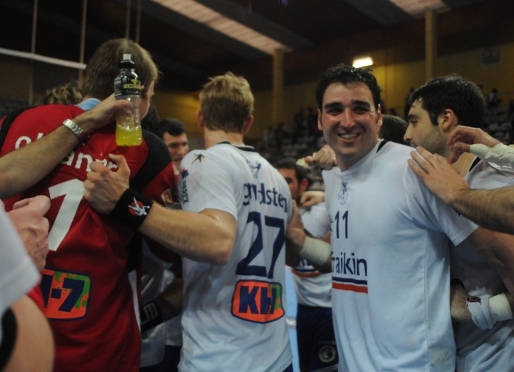 Los jugadores del Fraikin Granollers celebran su classificacin. Fotos: Nuez - ASOBAL.