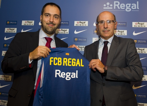 Robles i Bladé, en la presentació de la renovació de Regal. (Foto: Àlex Caparrós - FCB)