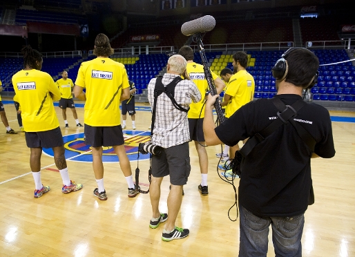 L'equip d'ESPN, en un moment de la gravació. Foto:Àlex Caparrós-FCB