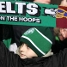 Un joven aficionado escocs con una bufanda con los colores del Celtic y del Bara.