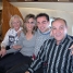 Xavi, con su familia, en el vuelo de ida hacia Zurich.
