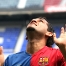 Alves mostrando sus habilitades con el baln.