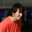 Messi sonre a la salida del tnel de vestuarios.